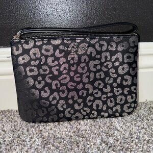Kate spade black leopard Chelsea wristlet